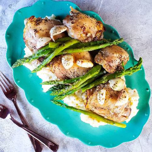 Garlic Asparagus Chicken With Mashed Potatoes