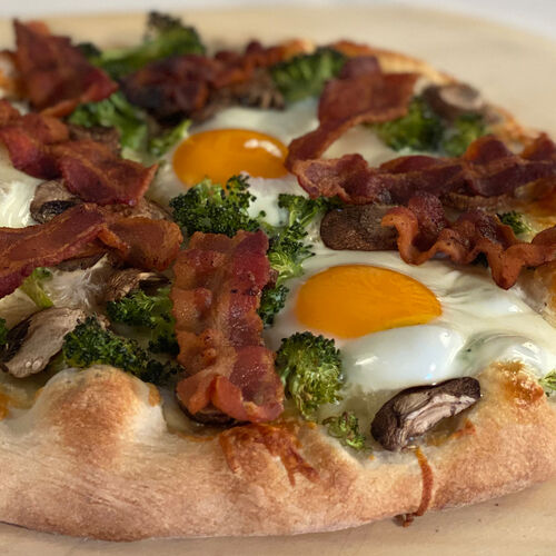 Egg Pizza with Bacon and Broccoli