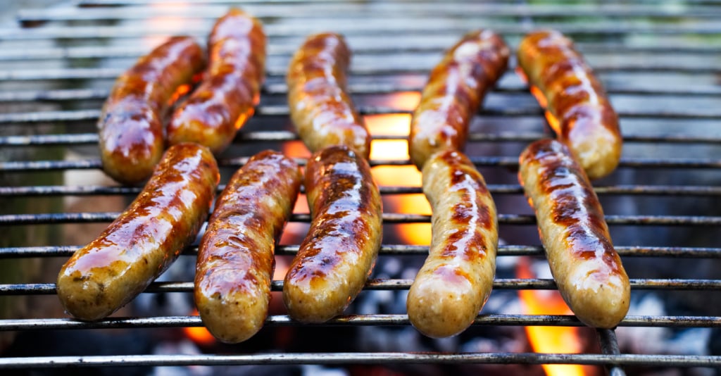 how to cook pork sausages, brats and hot dogs on the grill