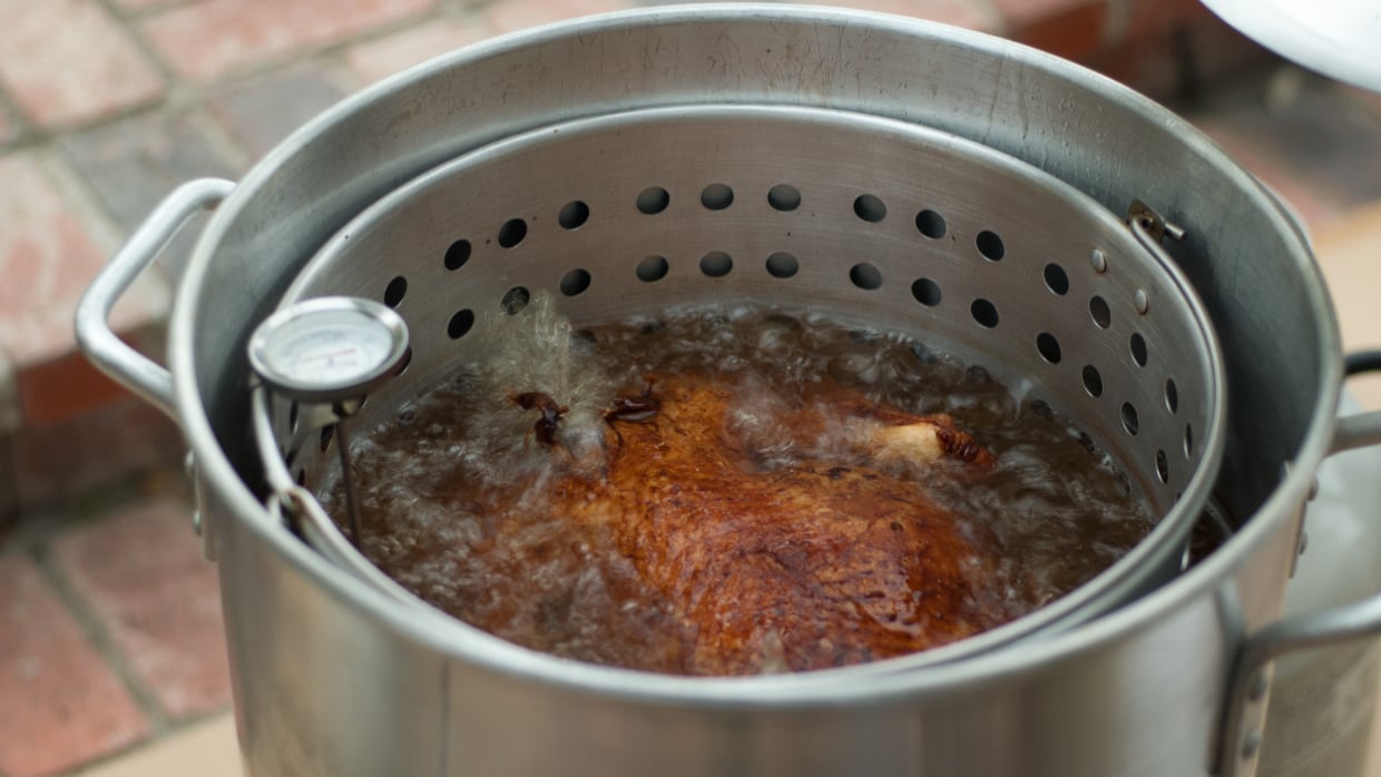 how to deep fry turkey